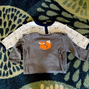 2 long sleeve bodysuits